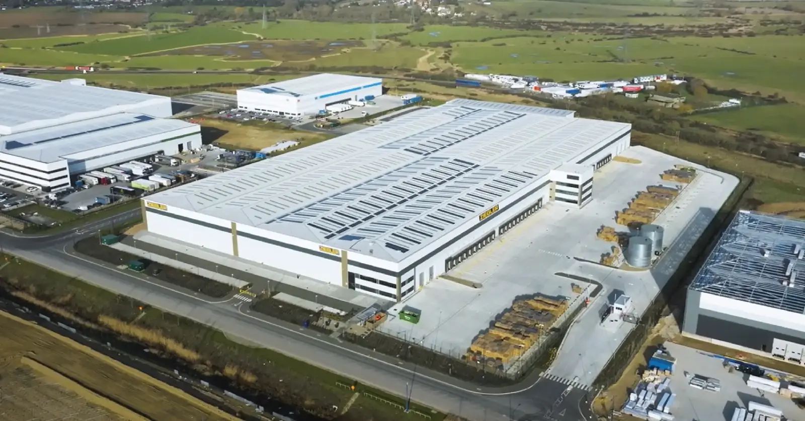 Centralized High-Capacity Distribution and Storage Hub