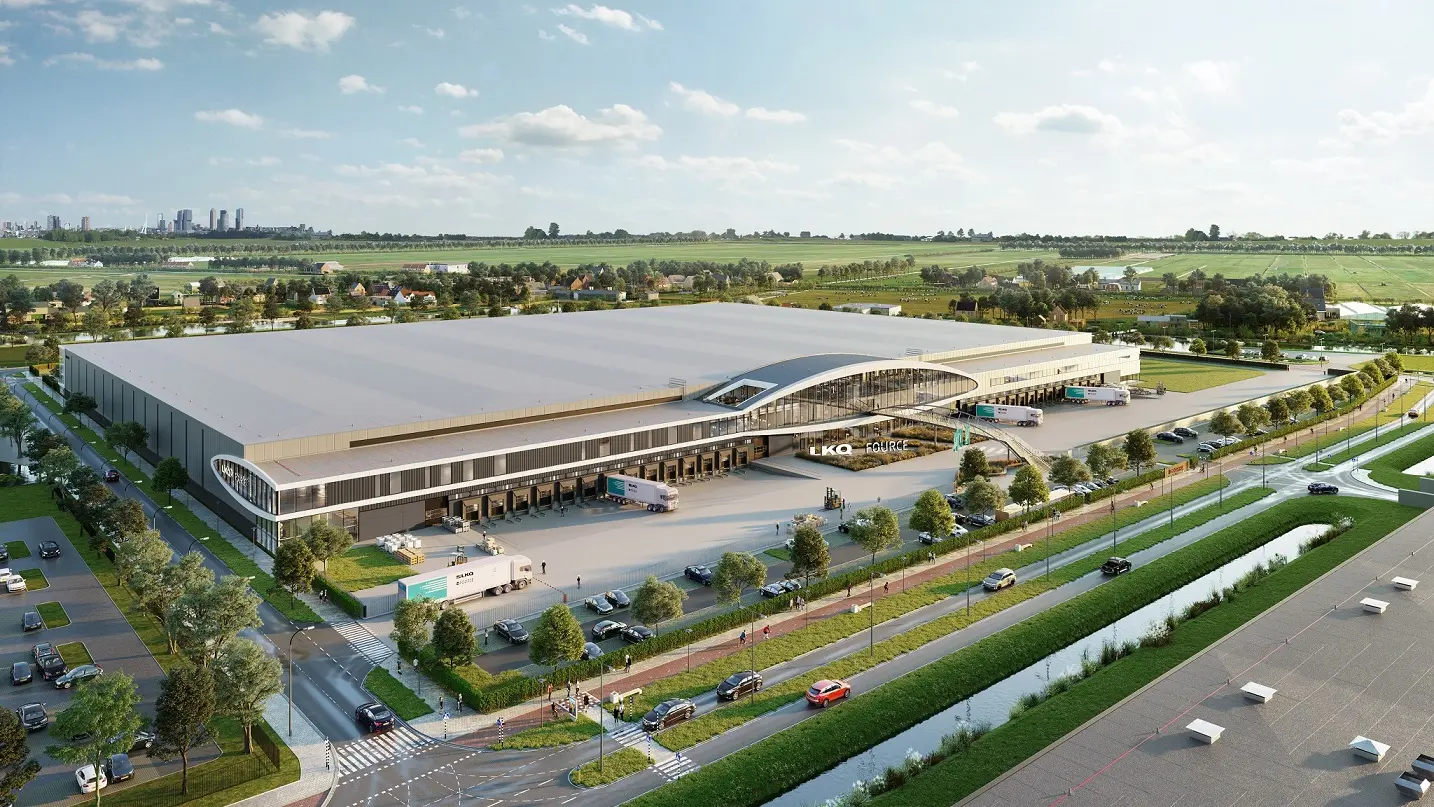 Fully Equipped Logistics and Distribution Center with Inventory Management