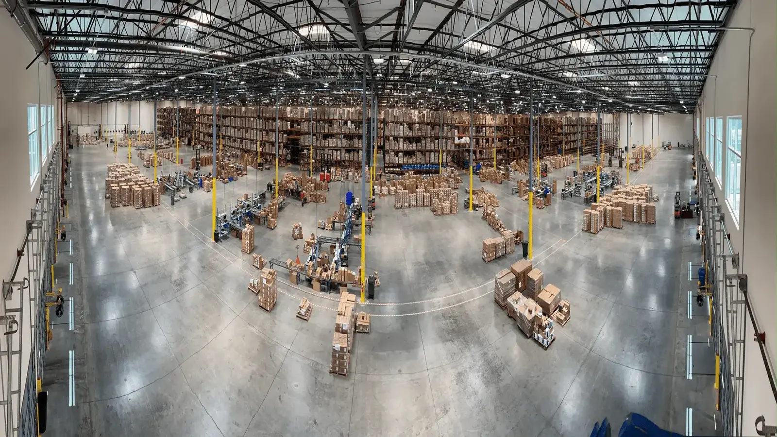 Fully Equipped Logistics and Distribution Center with Inventory Management