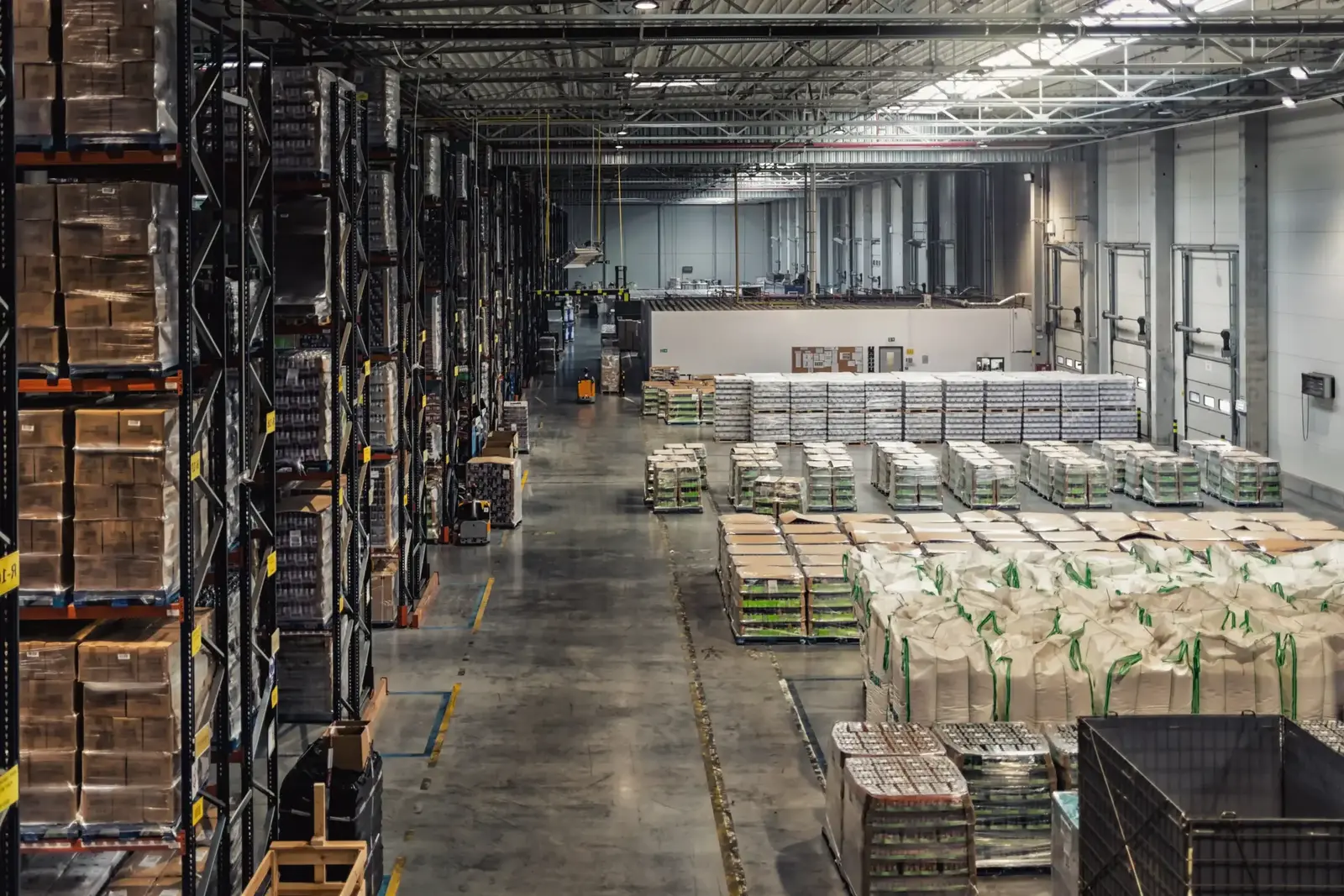 Spacious Industrial Warehouse Facility for Storage