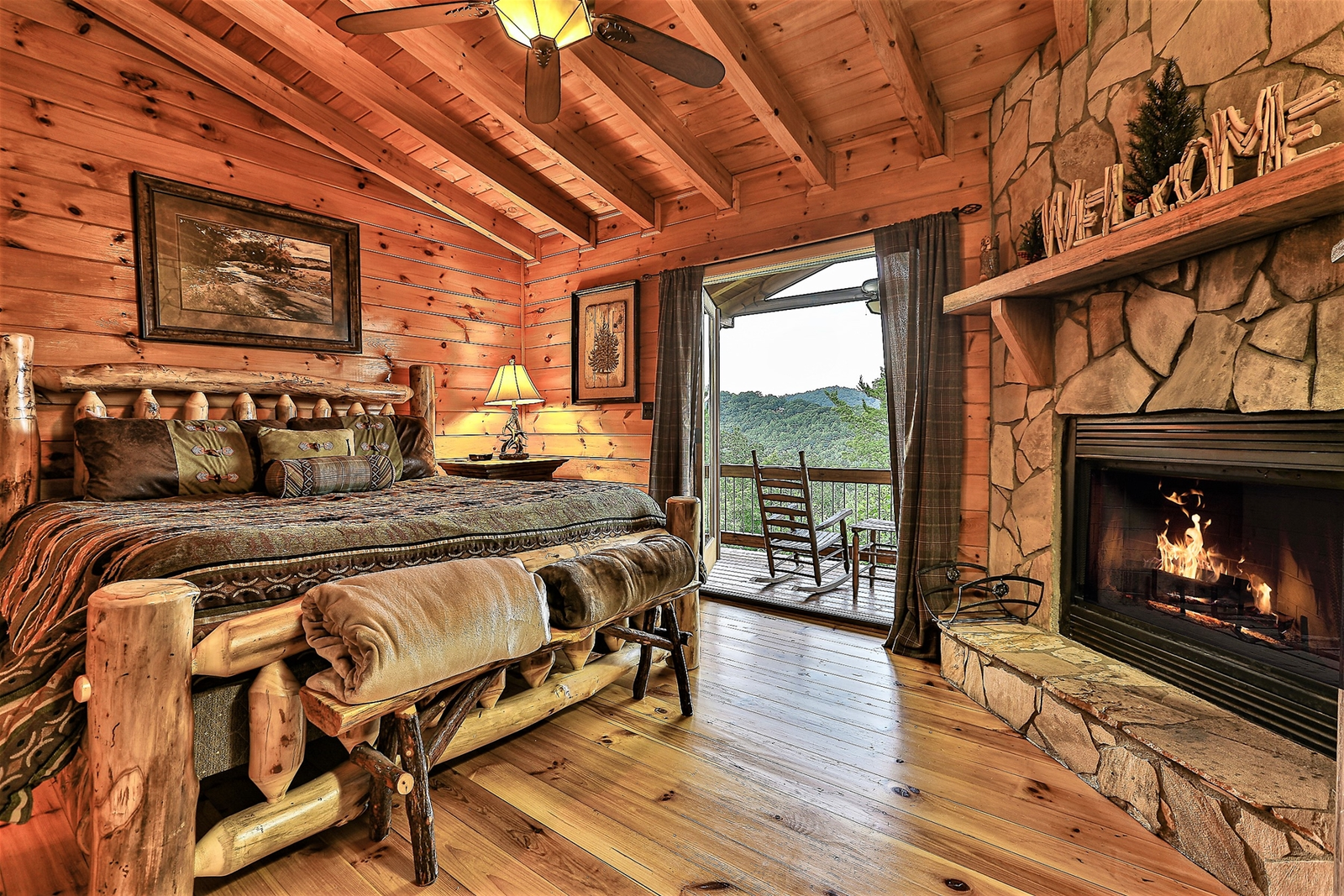 Özel Göl Erişimine Sahip Dağ Kabini