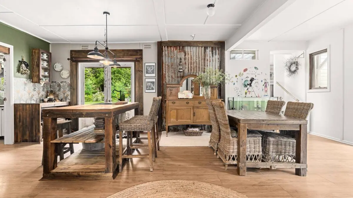 Charming Rural Farm with Scenic Views and Lake