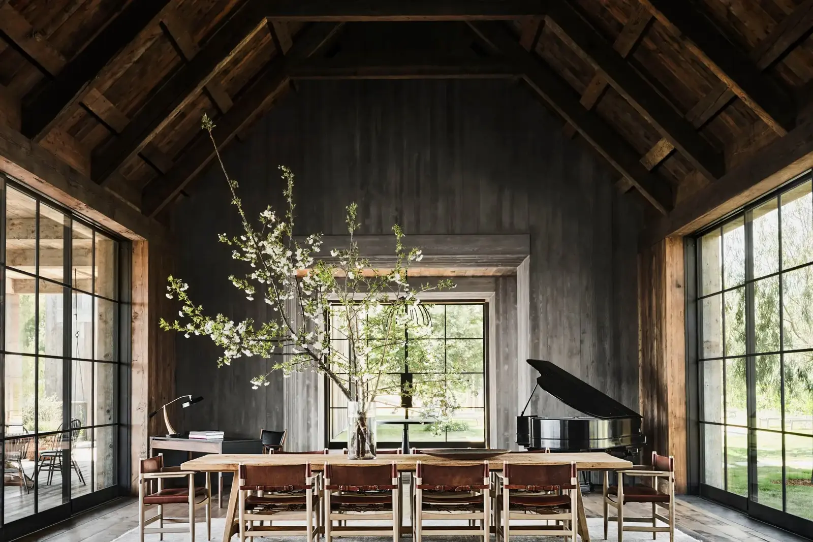 Charming Rural Farm with Scenic Views and Lake