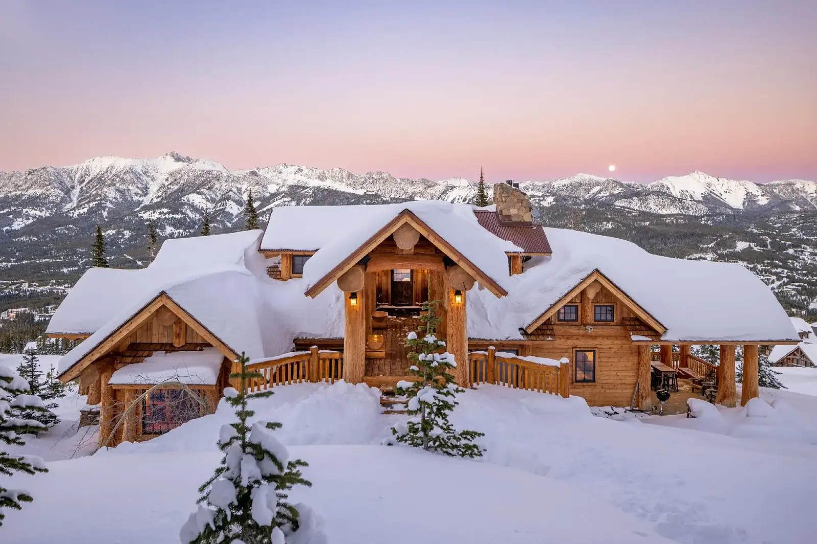 Mountain Ski Resort Property with Slopes Access