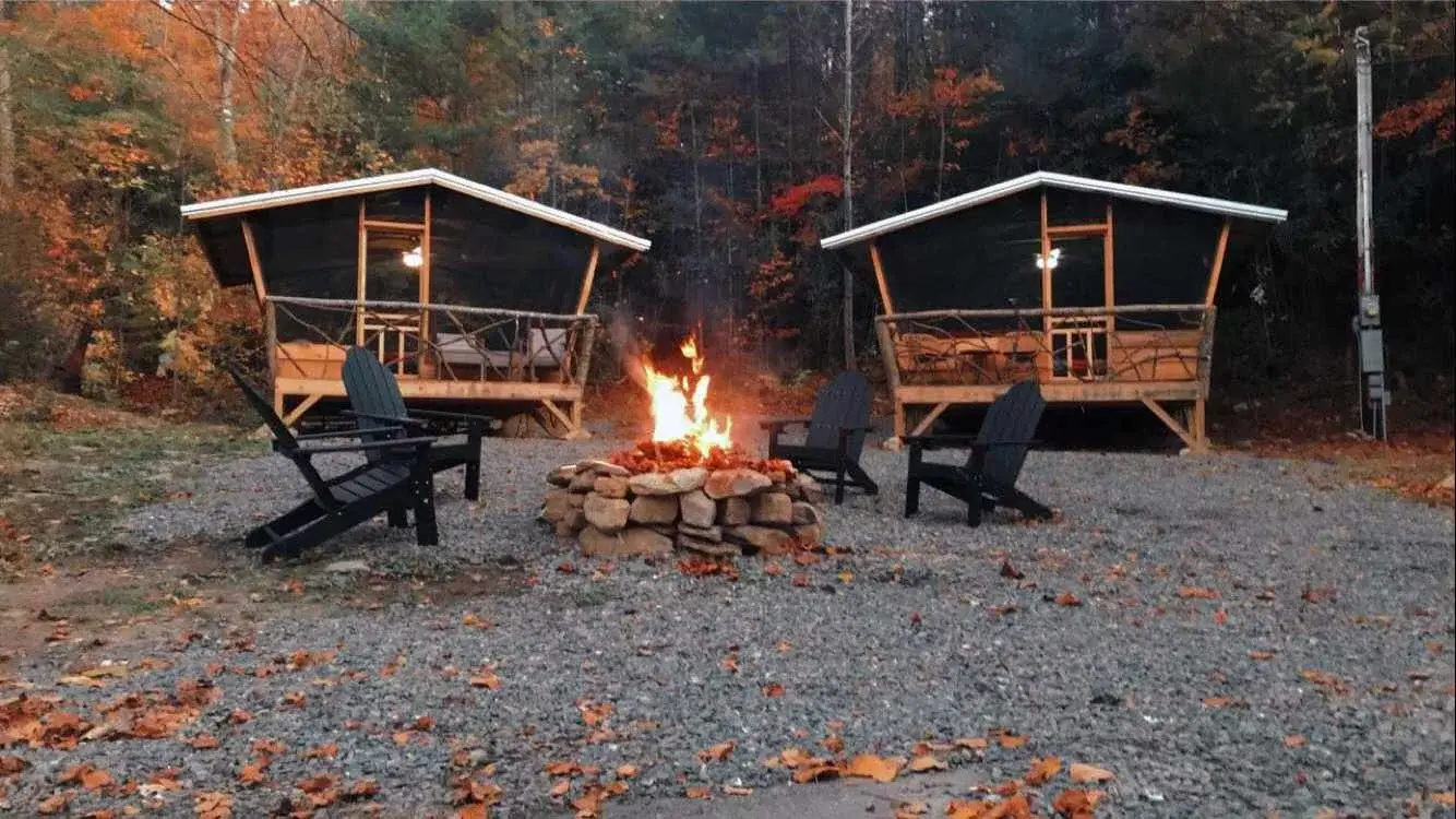 Mountain Retreat Campsite with Cabins and Facilities