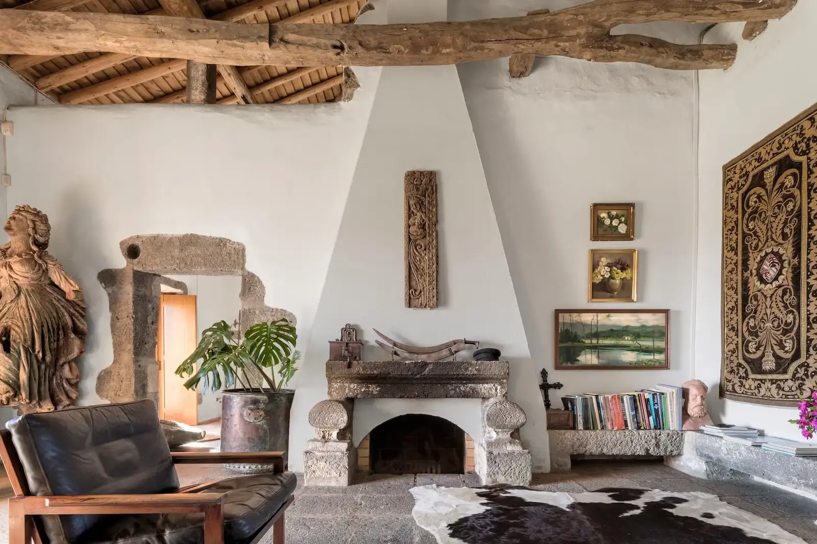 Rustic Lodge with Cozy Fireplaces and Charm