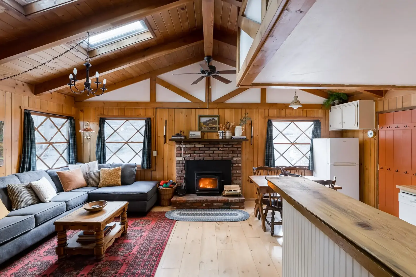 Rustic Lodge with Cozy Fireplaces and Charm