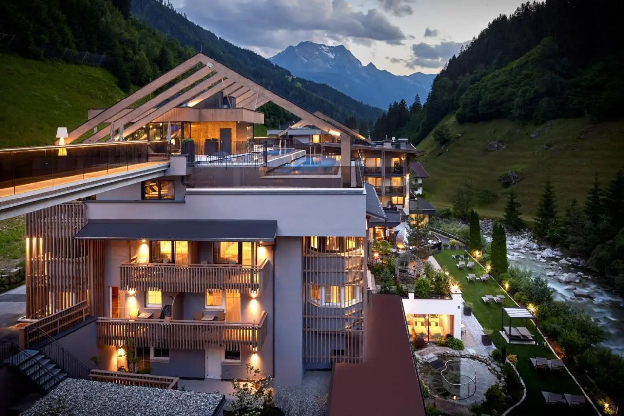 Luxury Mountain Resort with Year-Round Activities