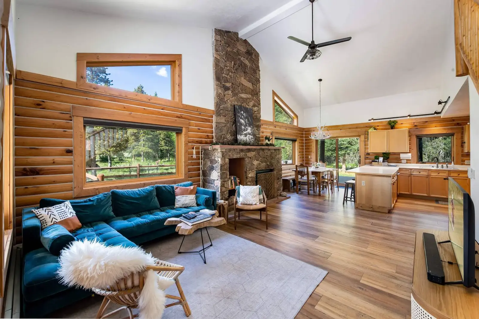 Spacious Mountain Vacation Home with Hot Tub