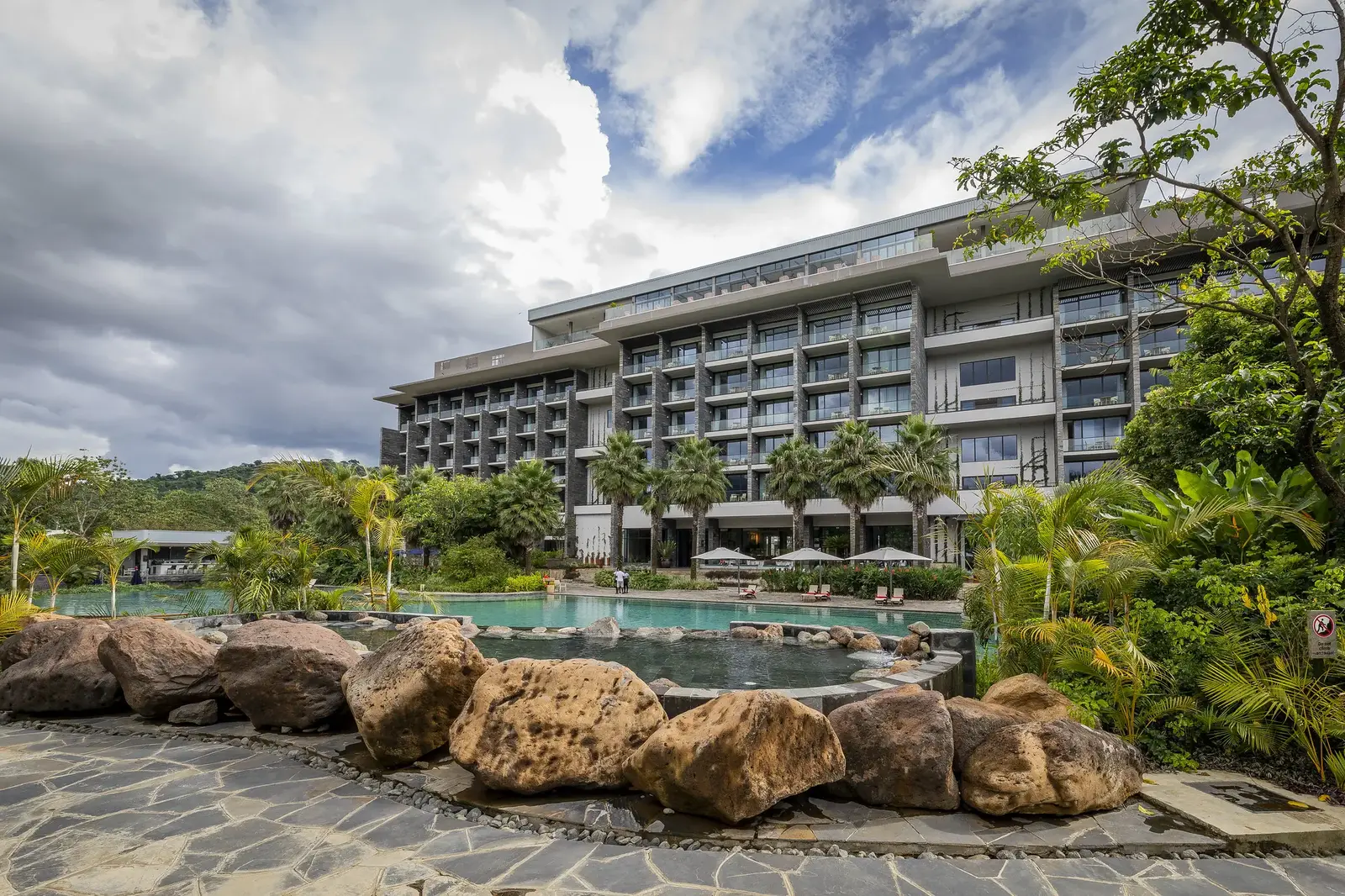 Grand Royal Hotel with Five-Star Amenities