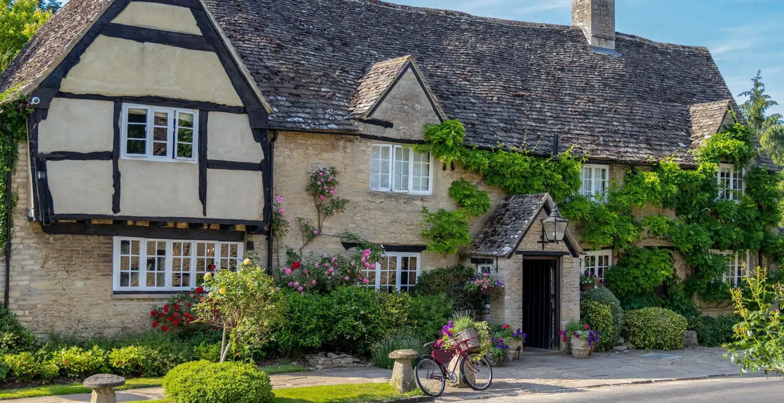 Charming Guest House with Home-Cooked Breakfast